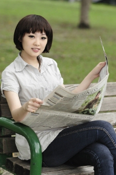 短发美女图片