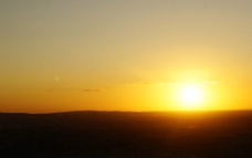 大漠落日图片