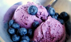 蓝莓巧克力冰激凌图片