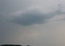 阵雨前的云图片